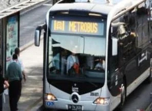 Büyük tehlike! Metrobüs duraklarında satılıyor sakın almayın!