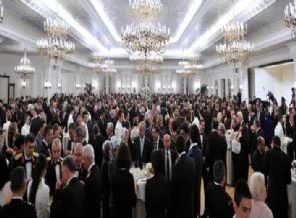 Hem Erdoğan'ı tehdit etti, hem davete katıldı