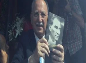 İhsanoğlu'ndan Erdoğan'a İstiklal Marşı yanıtı