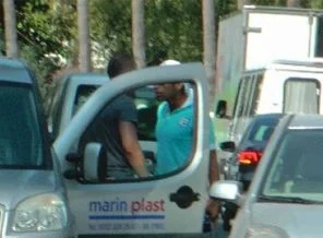 Kavga Başbakan'ın konvoyunu bekletti