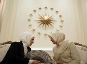 Köşk'te Emine Erdoğan-Hayrünnisa Gül buluşması