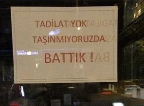 Lüks semtte görenleri şaşırtan yazı!