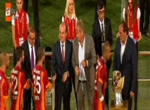 Melo'dan Demirören'e şok tepki