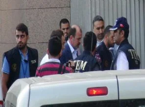 Paralelde rapor kaybetme kumpası bozuldu