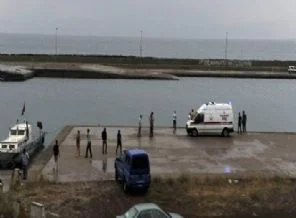 Van Gölü'nde tekne battı
