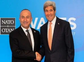 Çavuşoğlu ilk görüşmesini Kerry ile yaptı