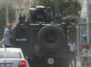 CHP'li Tanal polis aracını kovaladı