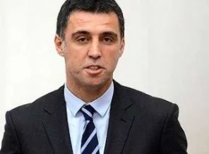 Hakan Şükür'den formayla gönderme!