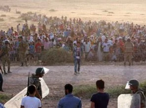 IŞİD'den kaçan Suriyeliler bugün de sınıra yığıldı
