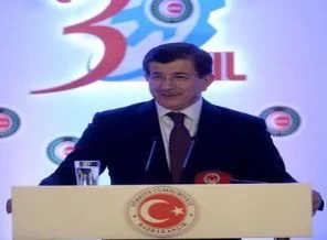 Başbakan Davutoğlu'nun da katıldığı törende 'yumruk' şoku!
