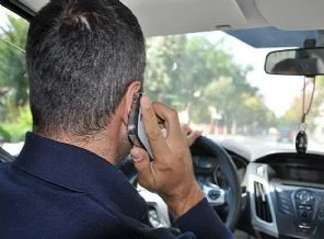Direksiyonda cep telefonunun zararı