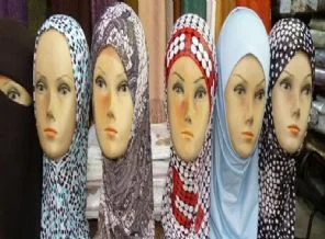Her güne yeni bir adet: Baş örtme törenleri