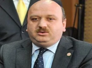 İhsanoğlu'na karşı çıktığı için ihraç edildi