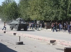 İzinsiz gösterilerde ölü sayısı 25'e yükseldi