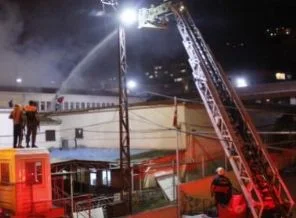 İzmit C tipi cezaevinde isyan çıktı!