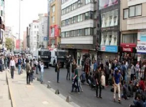 Kadıköy ve Sultangazi'de polis müdahalesi