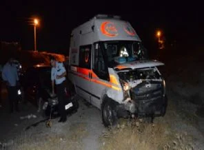 Kazaya giderken kaza yaptı: 6 yaralı