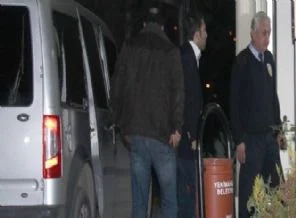 Paralel operasyonda bir kişi daha teslim oldu