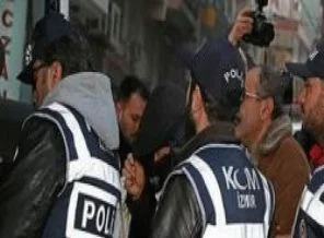 'Paralel Yapı' soruşturmasında 7 polis tutuklandı