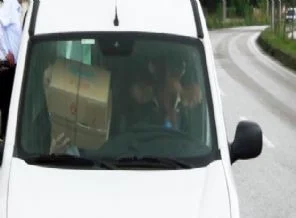 Sürücü koltuğundakine dikkat!