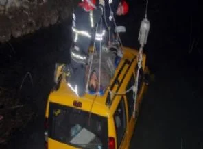 Taksi şöförü ölümden döndü