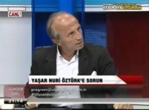 Yaşar Nuri Öztürk canlı yayında saydırdı(Video)