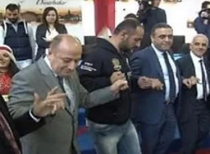 AK Parti ve CHP'li vekiller halay çekti