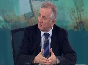 Akşam yazarından meslektaşlarına sert yazı!