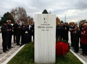 Bülent Ecevit mezarı başında anıldı