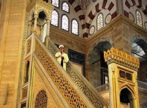 Cuma hutbesi okunurken bunu yapmayın