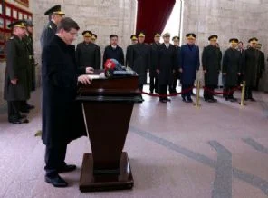 Davutoğlu, Anıtkabir özel defterine ne yazdı?