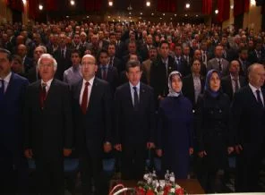 Davutoğlu, Hacıbektaş'ta konuşuyor