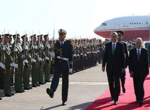 Erdoğan resmi törenle karşılandı