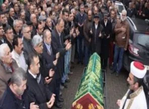 Kılıçdaroğlu'nun kayınvalidesine cemevinde tören