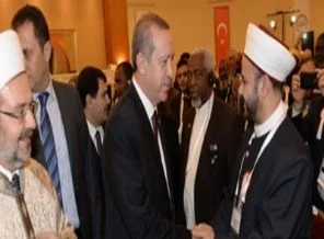 Müslümanlara ihanet eden hizmet gönüllüsü olabilir mi?