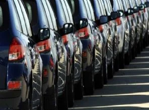 Otomobil pazarı daraldı