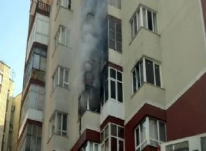 Sigara ile oyun yangın çıkardı