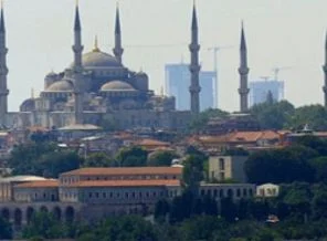 Silueti bozan kulelerin yıkımı yılan hikayesine döndü