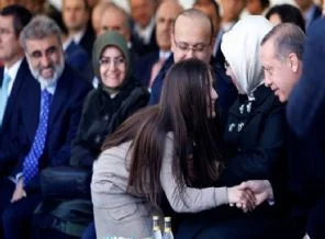 Taner Yıldız'ın kızından Erdoğan'a sürpriz
