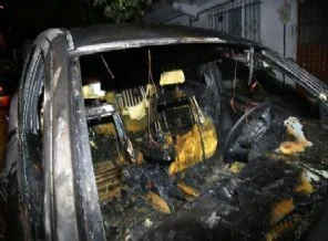 Van'da bir otomobil kundaklandı