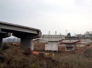 21 kilometre yolun maliyeti iki havalimanına bedel