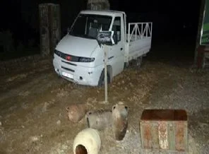 Antika hırsızları çamura saplandı