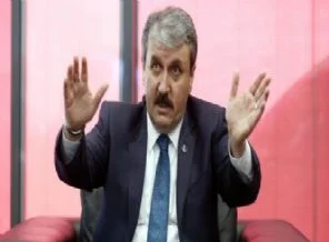 Büyük Birlik Partisi'nde istifa depremi