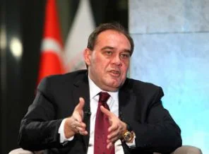 Demirören: Küfür edilmeyecek tek takım...