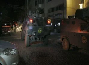 Flaş gelişme: Diyarbakır Emniyeti'ne saldırı