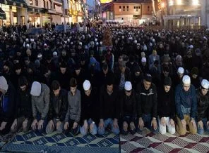 Gençler sabah namazında buluştu