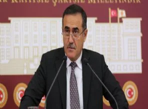 İhsan Özkes'ten Türkçe ezan açıklaması