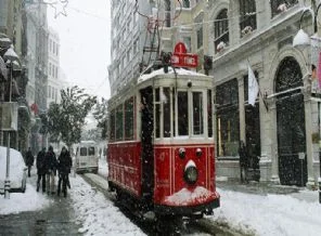 İstanbul trafiği felç oldu