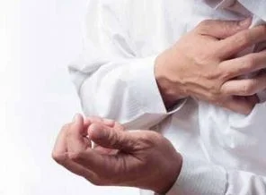 Kalp sıkışmasını araştırırken kalp krizi geçirdi