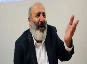 Medya patronuna basın kartı yok!